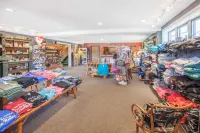 Super 8 by Wyndham Houghton Lake Hotels in Lyon Township