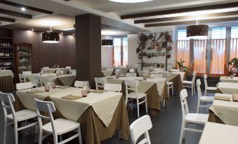 3. Hotel Le..