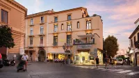 La Piazzetta Guest House Hotels near Gallery Raffaele Celentano