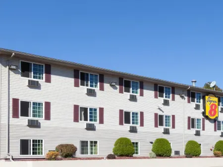 Super 8 by Wyndham Johnstown/Gloversville