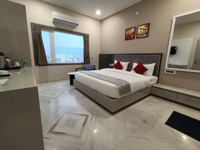 Hotel Shri Anand Dham 100 M from Shrinathji Temple Hotels in Натхдвара