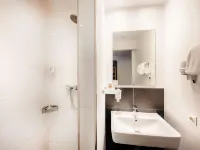 B&B HOTEL München-Moosach Hotels near Pasing - Obermenzing