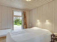 "Jerg" - 500m from the Sea