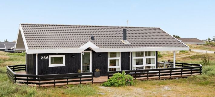 "Fejzo" - 700m to the Fjord Hotels in Bjerregard