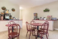 Super 8 by Wyndham St Charles - breakfast
