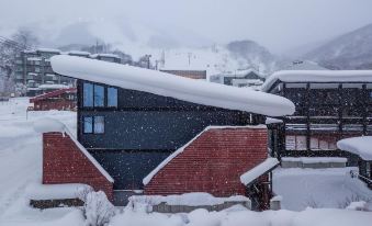 Gondola Chalet by H2 Life - Housity