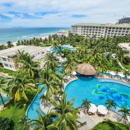 Olalani Resort & Condotel