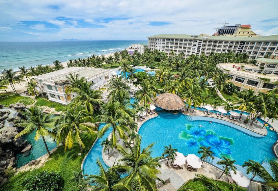 15 on Orange Hotel, Autograph CollectionOver view