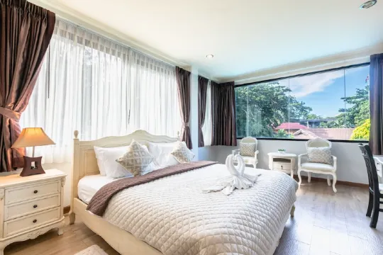 ห้องพักเรสซิเดนท์ (สามท่าน)