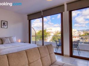 Phaedrus Living: City Flat Palas 103