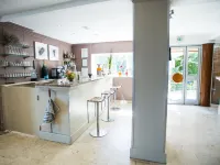เบสท์ เวสเทิร์น พลัส ลา ราด - ที่มีบาร์