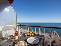 L'Angelina Hotels near Cagne