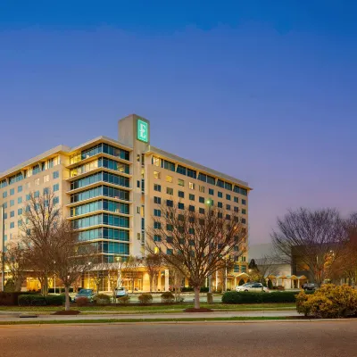 Embassy Suites by Hilton Hampton Convention Center Hotels near Memorial Stadium