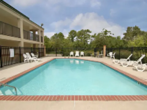 Super 8 by Wyndham Slidell Hotels in Slidell
