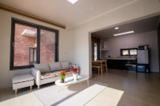 Yangyang Stay in Bricks