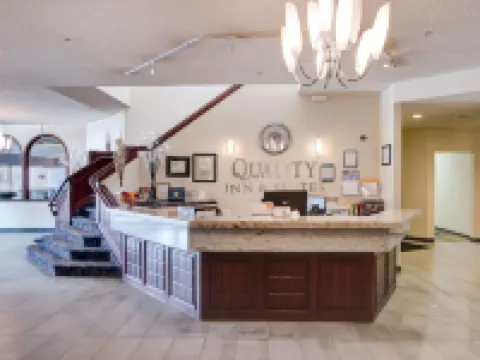 Ramada by Wyndham Nisku Edmonton Airport Hoteles en Nisku