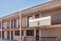 Super 8 by Wyndham Camp Springs/Andrews AFB DC Area - С тренажерным залом