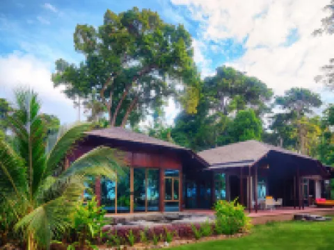 Borneo Eagle Resort Hotels in Papar