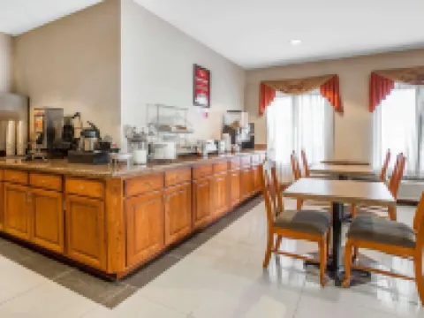 Econo Lodge Hotels in Glynn County