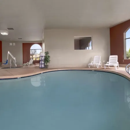 Howard Johnson by Wyndham Holbrook