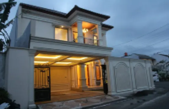 Villa Syariah Muvida Dengan Kolam Renang di Tengah Kota