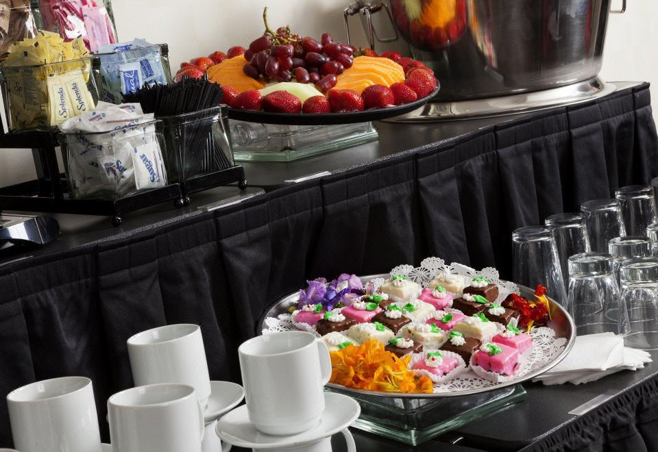 Hampton Inn by Hilton Newark Airport