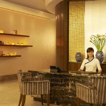 Continental Hotel (Континенталь)