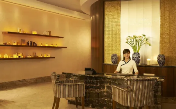 Continental Hotel (Континенталь)