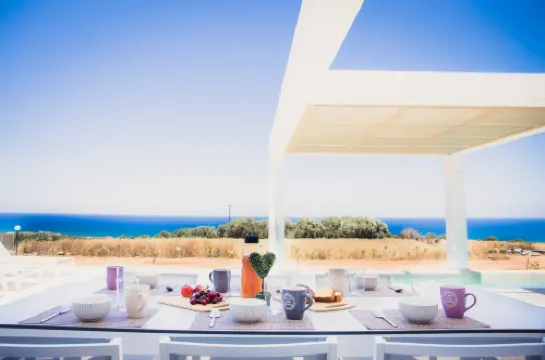 Starlight Villa Guro - 4Bd, 4ba, 4Min to Beach