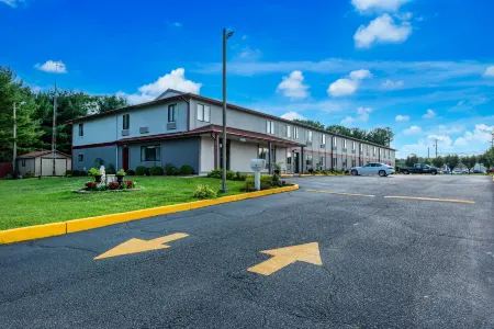 Red Roof Inn & Suites Vineland - Buena