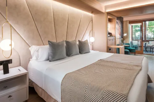 Nivia Born Boutique Hotel - 5-Star