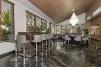 SUN & MOON, Riverside Hotel - 5 estrellas
