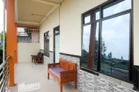 RedDoorz Near Candi Sukuh Karanganyar Hotels in Ngargoyoso