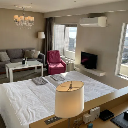 Clayton Bay Hotel