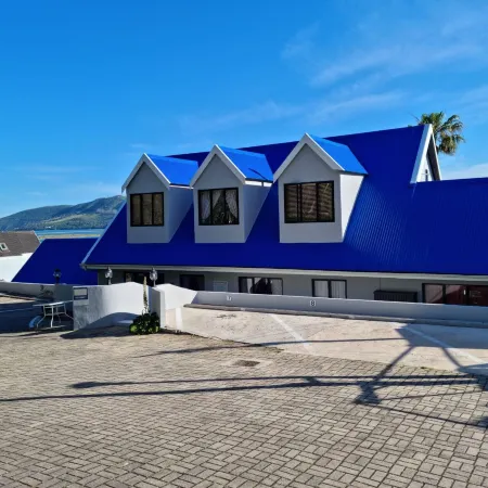 Lagoon Lodge