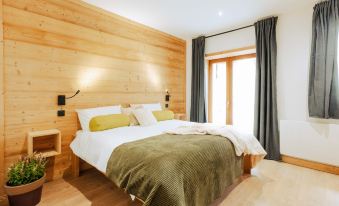 Alpi Cozie - A Luxury Apartment for 12 Persons in the Heart of Montgenevre