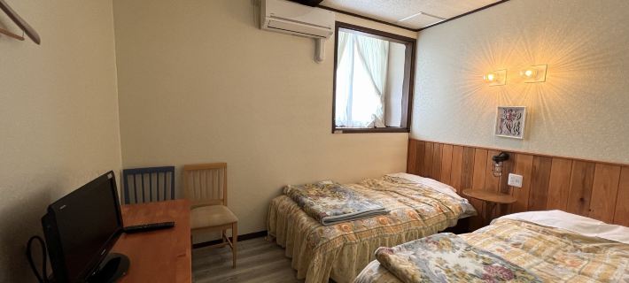 Pension & Cottage Shokubutsushi Hotels in Hakuba