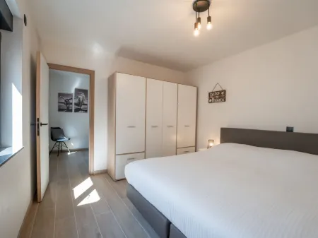 Centrally Located "Toi & Moi"