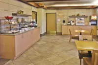 La Quinta Inn & Suites by Wyndham Helena - breakfast
