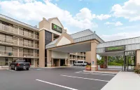 Extended Stay America Suites - Bristol - parking