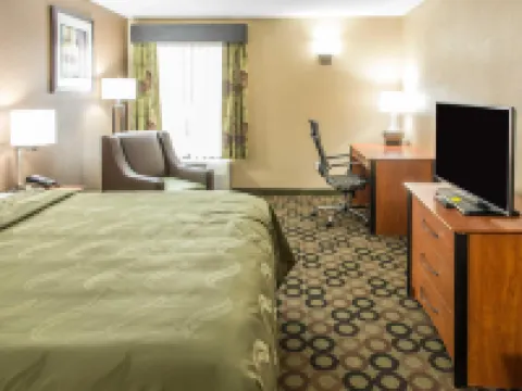 Quality Inn & Suites Columbus West - Hilliard