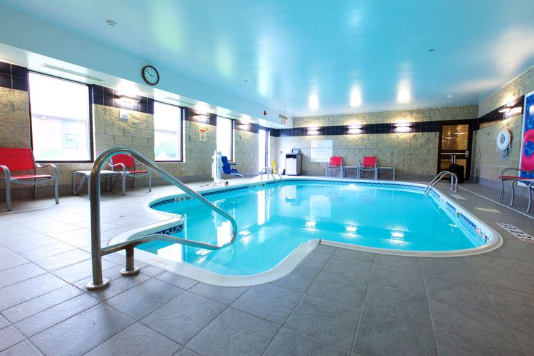 Holiday Inn Express Fargo-West Acres by IHG photo 2