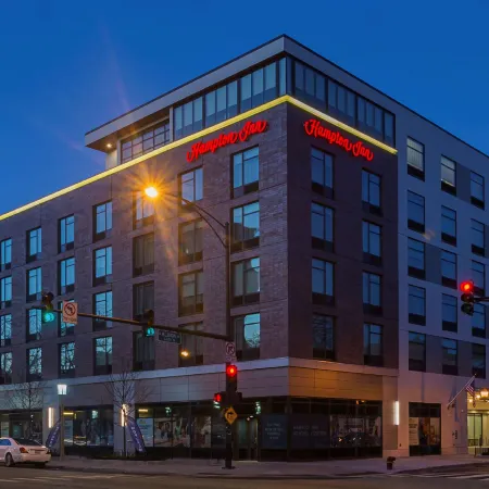 Hampton Inn Chicago North/Loyola Station