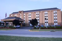 Hampton Inn Charleston-Downtown (Civic Center) Отели рядом с достопримечательностью «West Virginia Power Baseball»