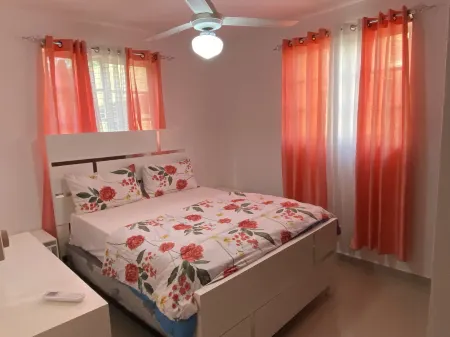 3DR Inviting 3-Bedroom Apt in Santo Domingo Отели рядом с достопримечательностью «Iglesia Evangelica Metodista Libre Vista Bella 3ra»