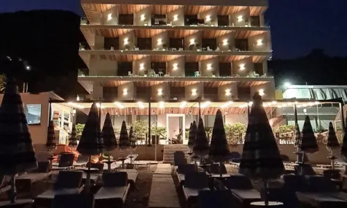 Hotel Aross
