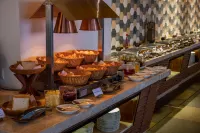 Silver Waves Resort & Spa - Daman - sarapan