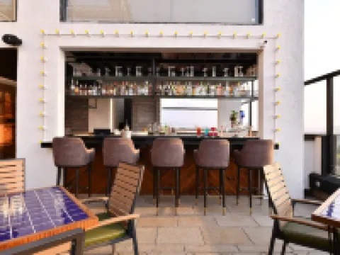 โรงแรมคริชนา พาเลซ อัมเบอร์นัท โรงแรมในธาเน