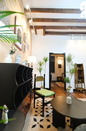 Houyi Homestay (Shaoxing Road)