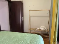 Lazy Cat Apartment (Shengli Road)